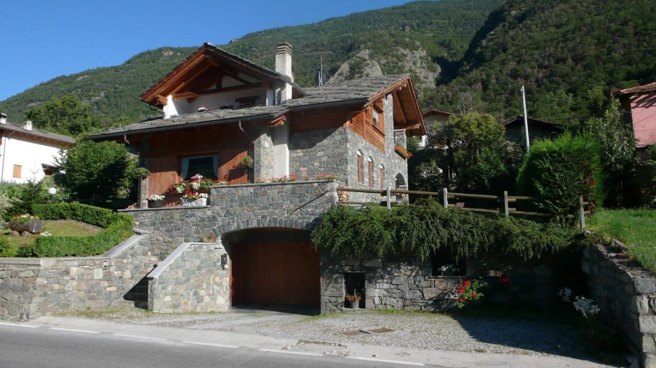 Bed and Breakfast La Casa Della Guida Pontey Exterior foto